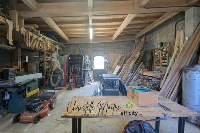 Maison - 333 m² - 10 pièces