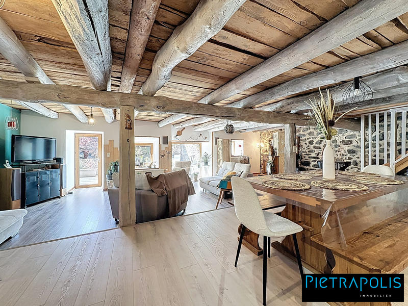 Maison - 278 m² - 6 pièces