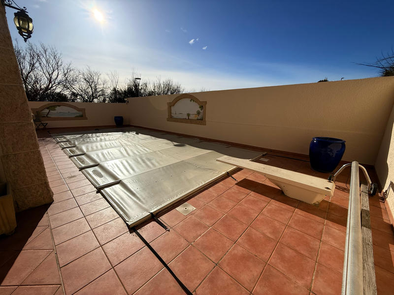 Maison - 230 m² - 8 pièces