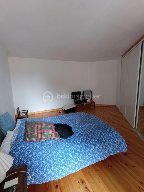 Maison - 303 m² - 11 pièces