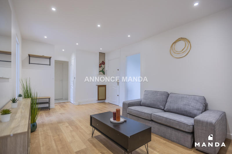 Chambre - 10 m² - 5 pièces