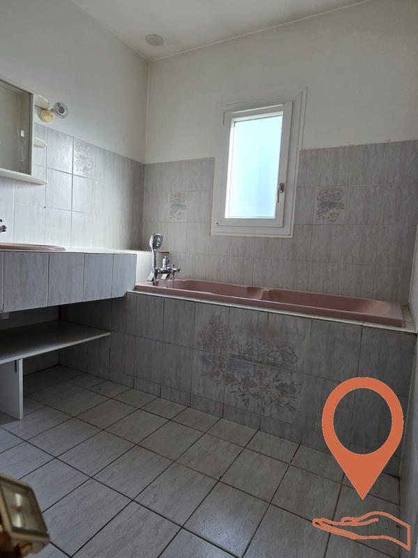 Maison traditionnelle - 140 m² - 7 pièces