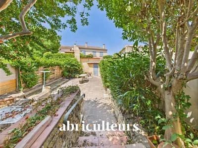 Maison - 94 m² - 5 pièces