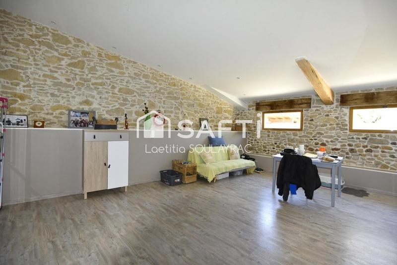 Maison - 205 m² - 5 pièces
