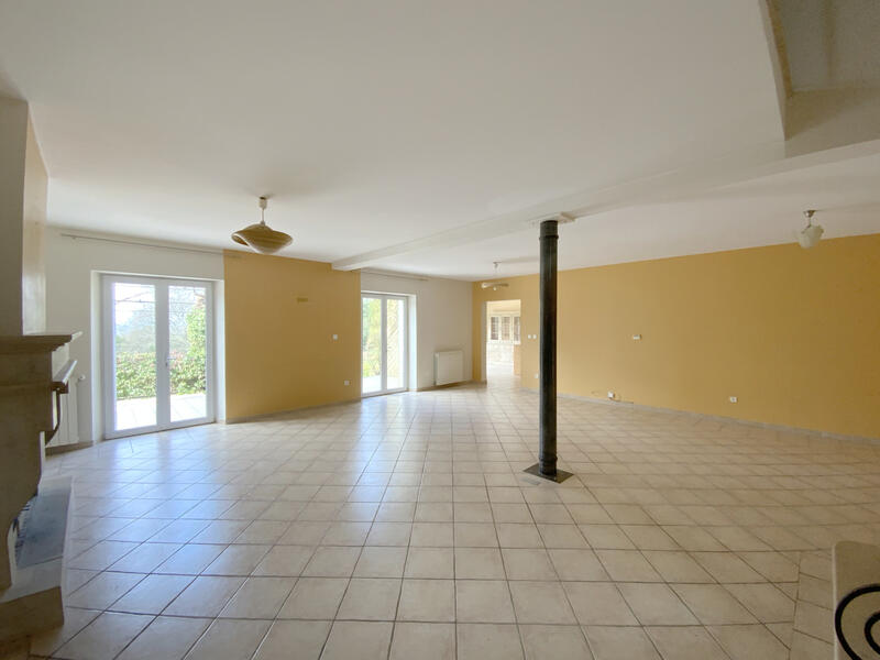 Maison - 288 m² - 6 pièces