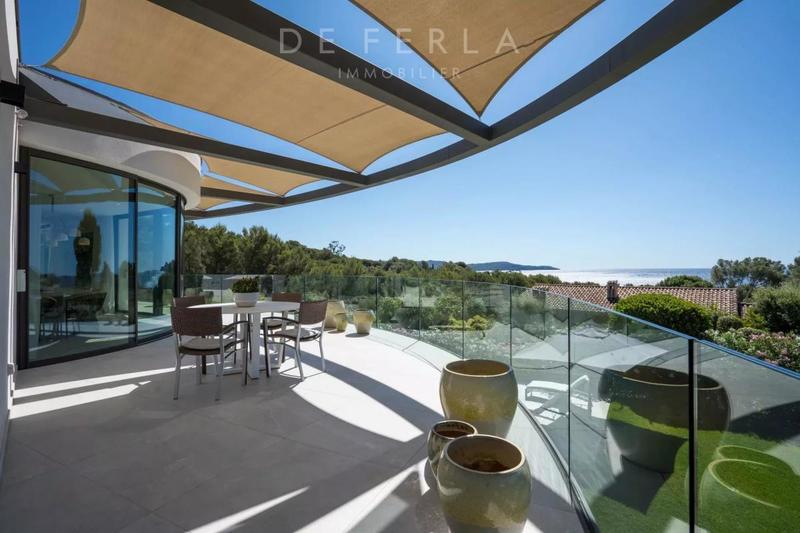 Propriété - 410 m² - 11 pièces