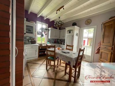 Propriété - 174 m² - 9 pièces