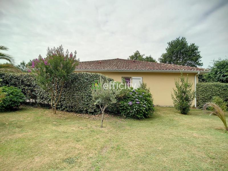 Maison - 332 m² - 24 pièces
