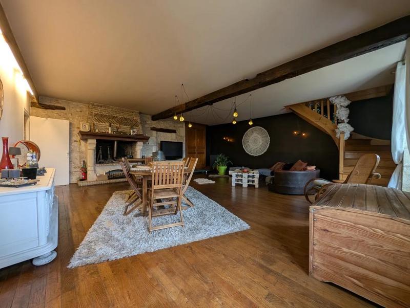 Maison en pierre - 265 m² - 7 pièces