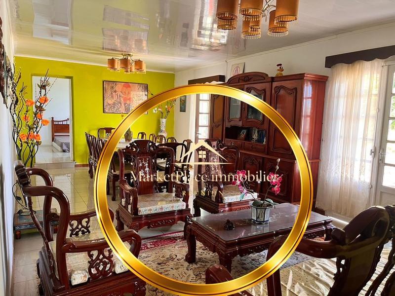 Maison - 140 m² - 5 pièces