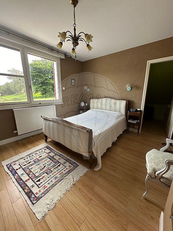 Maison - 174 m² - 6 pièces