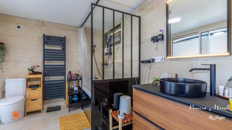 Maison - 248 m² - 10 pièces