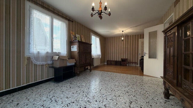 Maison - 83 m² - 5 pièces