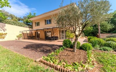 Maison - 262 m² - 8 pièces