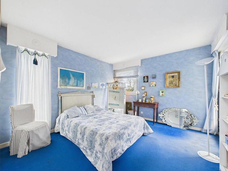 Maison - 252 m² - 12 pièces