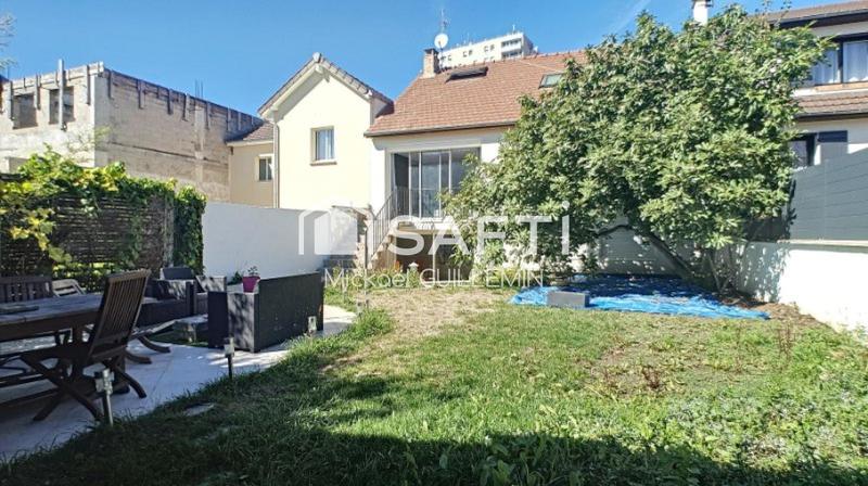 Maison - 219 m² - 8 pièces