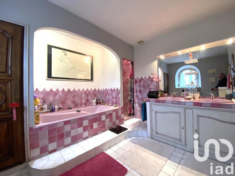 Maison - 335 m² - 9 pièces