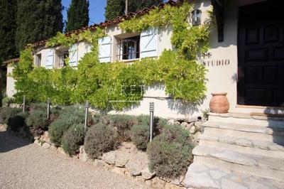 Maison - 300 m² - 10 pièces