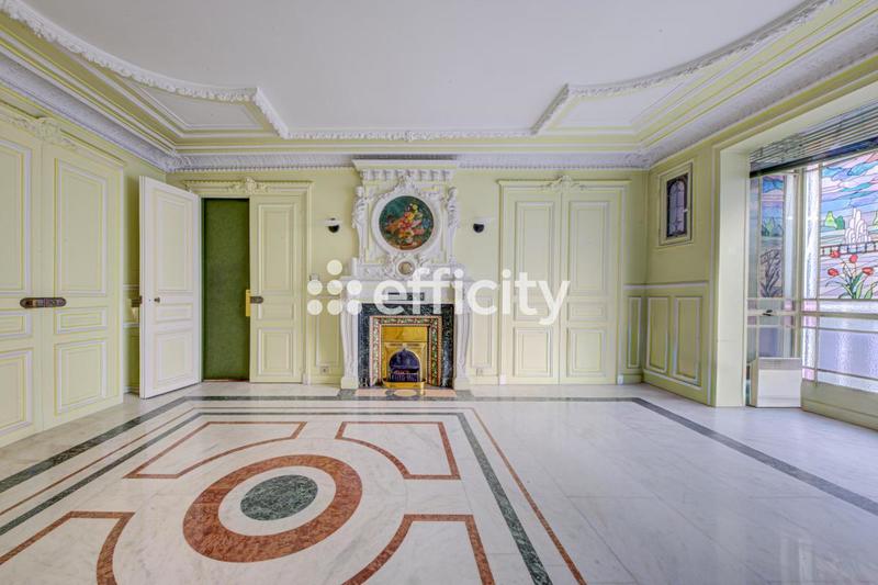 Appartement - 184 m² - 6 pièces