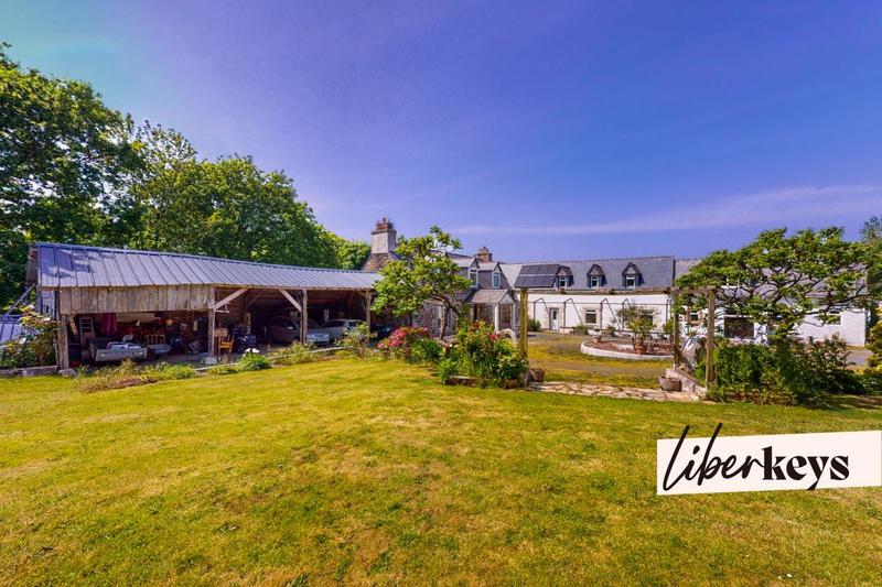 Propriété - 307 m² - 10 pièces