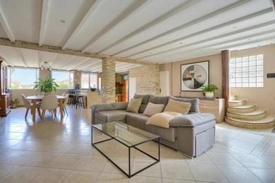 Maison - 280 m² - 14 pièces