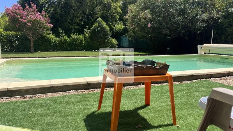 Maison bourgeoise - 181 m² - 8 pièces