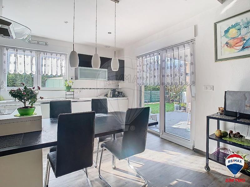 Maison - 220 m² - 6 pièces