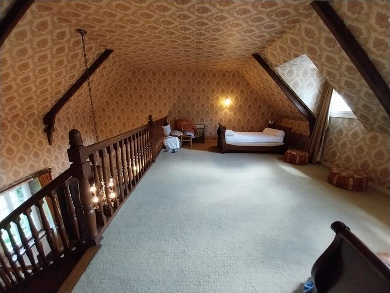 Maison traditionnelle - 197 m² - 9 pièces