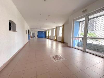 Local commercial - 145 m² - 3 pièces