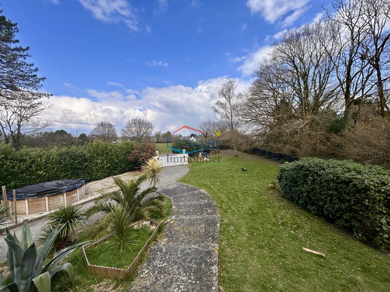 Maison - 220 m² - 9 pièces