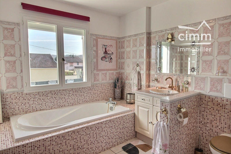 Villa - 205 m² - 5 pièces