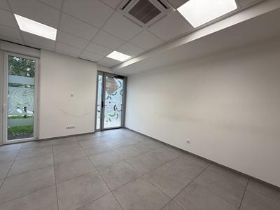 Local commercial - 139 m² - 6 pièces