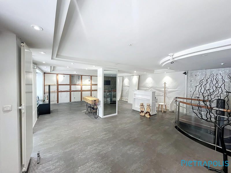 Fonds de commerce - Local commercial - 105 m²