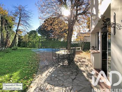 Maison - 278 m² - 9 pièces