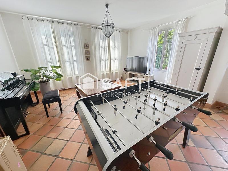 Maison - 180 m² - 6 pièces