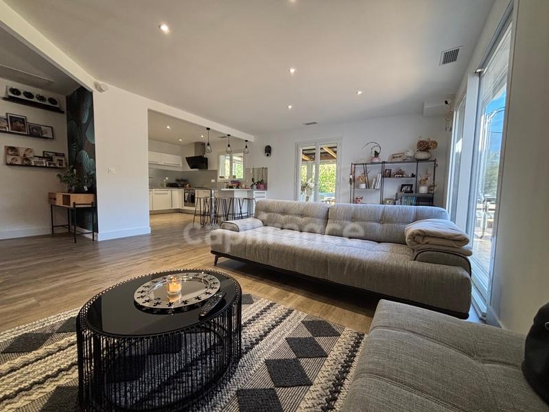 Maison - 160 m² - 5 pièces