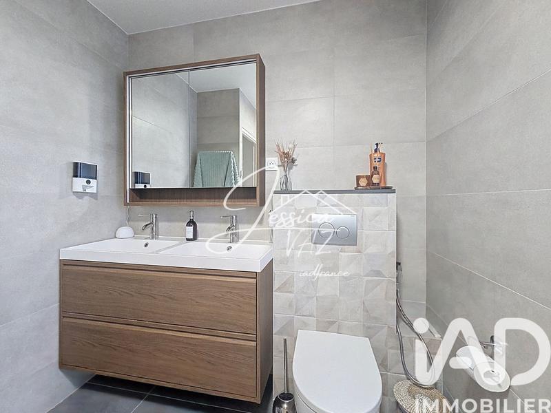 Maison - 180 m² - 9 pièces