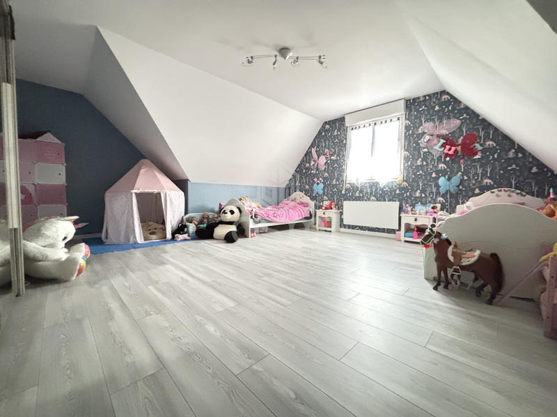 Maison traditionnelle - 198 m² - 6 pièces