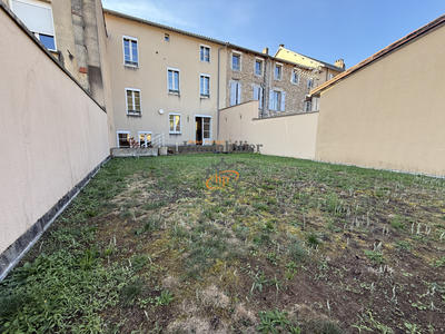 Maison - 200 m² - 1 pièce