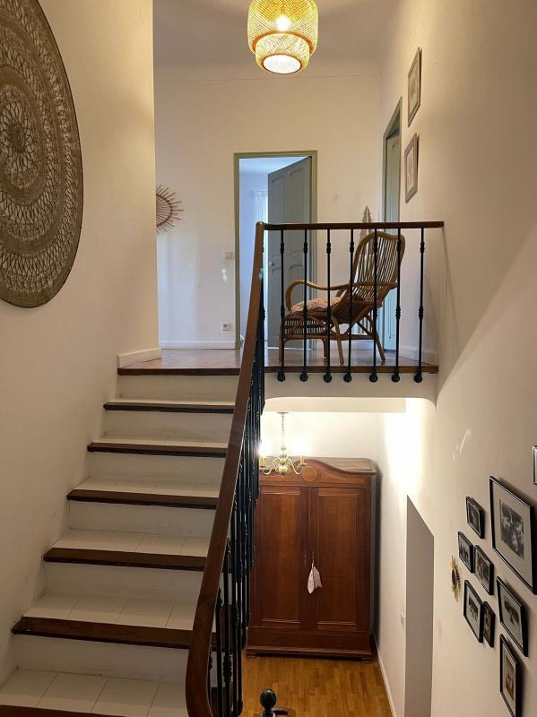 Maison - 311 m² - 9 pièces