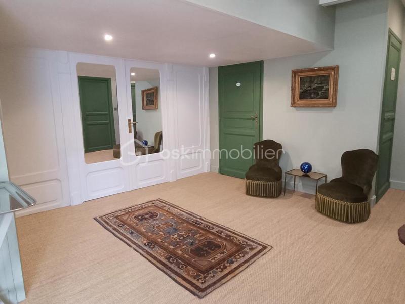 Maison de ville - 230 m² - 7 pièces