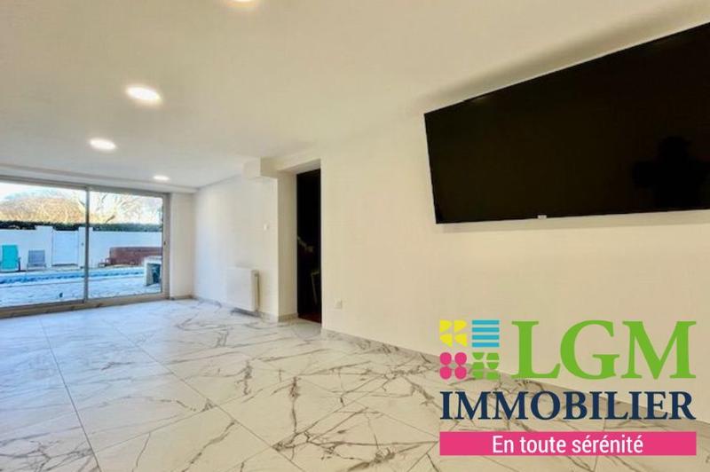 Maison - 243 m² - 9 pièces