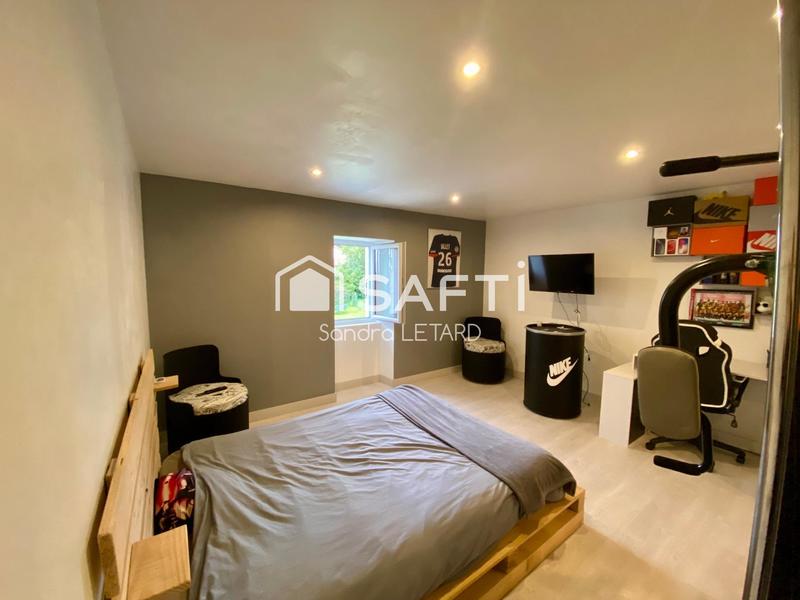 Maison - 250 m² - 7 pièces