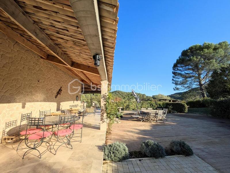 Maison - 196 m² - 8 pièces