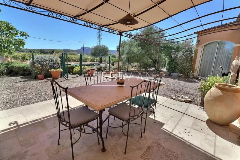 Villa - 230 m² - 9 pièces