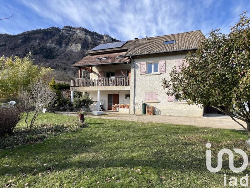 Maison - 200 m² - 7 pièces