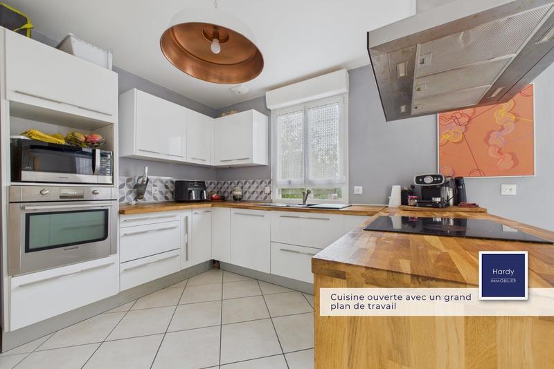 Maison - 98 m² - 4 pièces