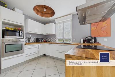 Maison - 98 m² - 4 pièces