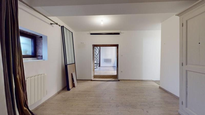 Maison - 260 m² - 6 pièces