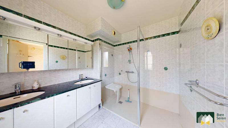 Appartement - 113 m² - 4 pièces